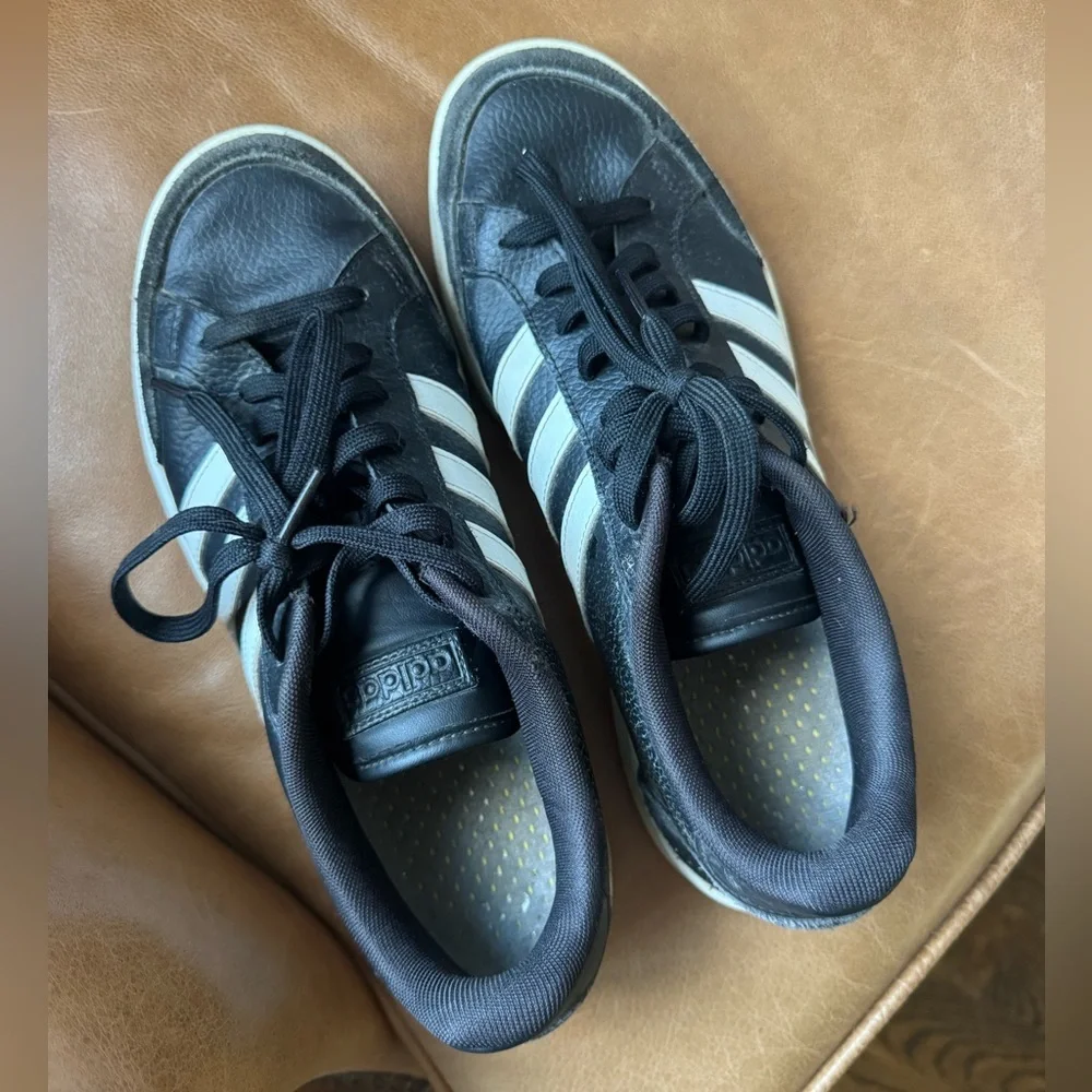 Adidas Classic 3-Stripe Low Top Leather Sneakers Retro Streetwear Black 10.5